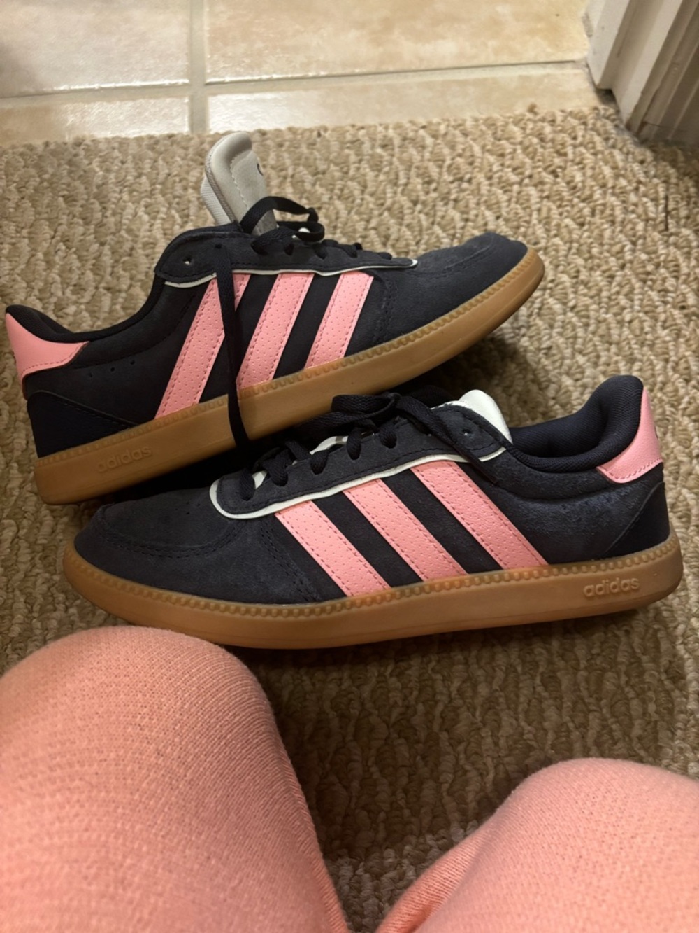 adidas Navy and pink Suede Sneakers with Pink Stripes & Gum Sole 6.5 womans